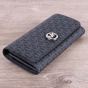 Michael Kors Fulton Flap Signature Wallet